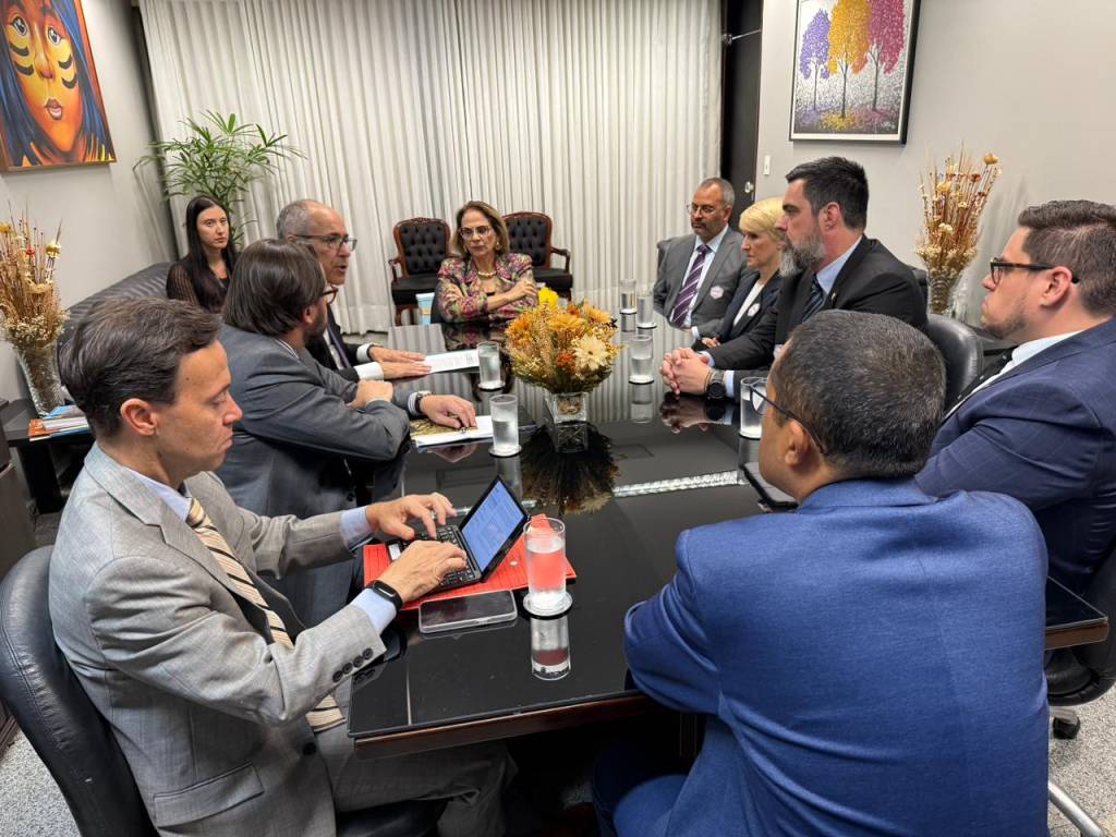 A tensa reunião entre Damares e membros do Itamaraty