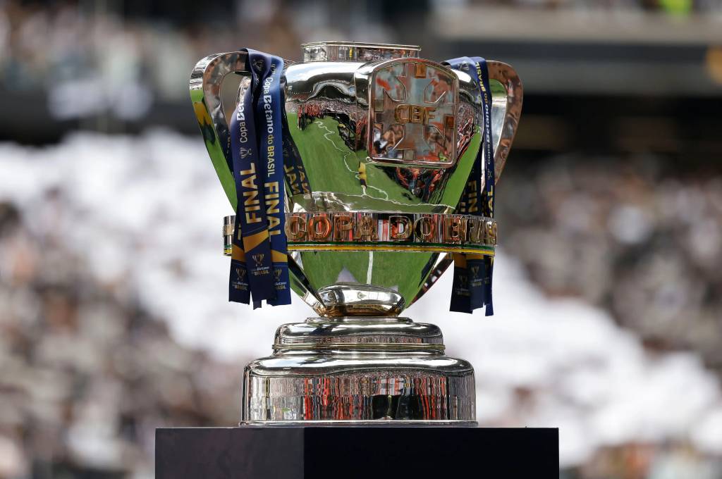 Jogos de hoje, domingo, 21 de dezembro: onde assistir futebol ao vivo e horários