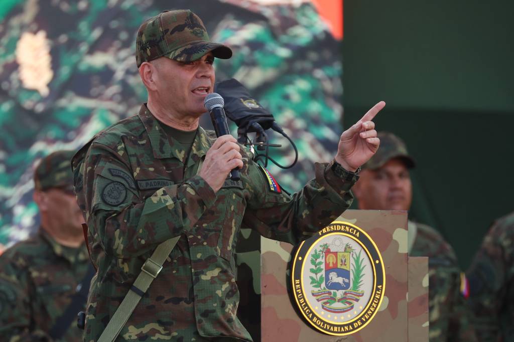 Após bloqueio, Exército da Venezuela diz que Trump é ‘delirante’ e reitera apoio a Maduro