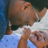 Comissão do Senado aprova ampliação de licença-paternidade