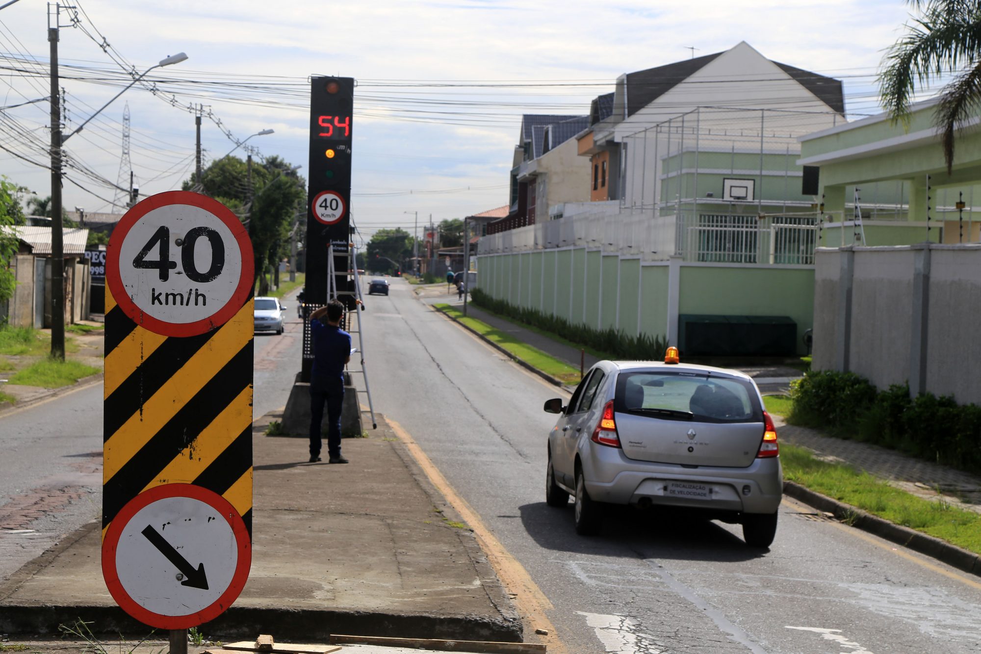 Comissão da Câmara aprova exibição de velocidade em todos os radares do país