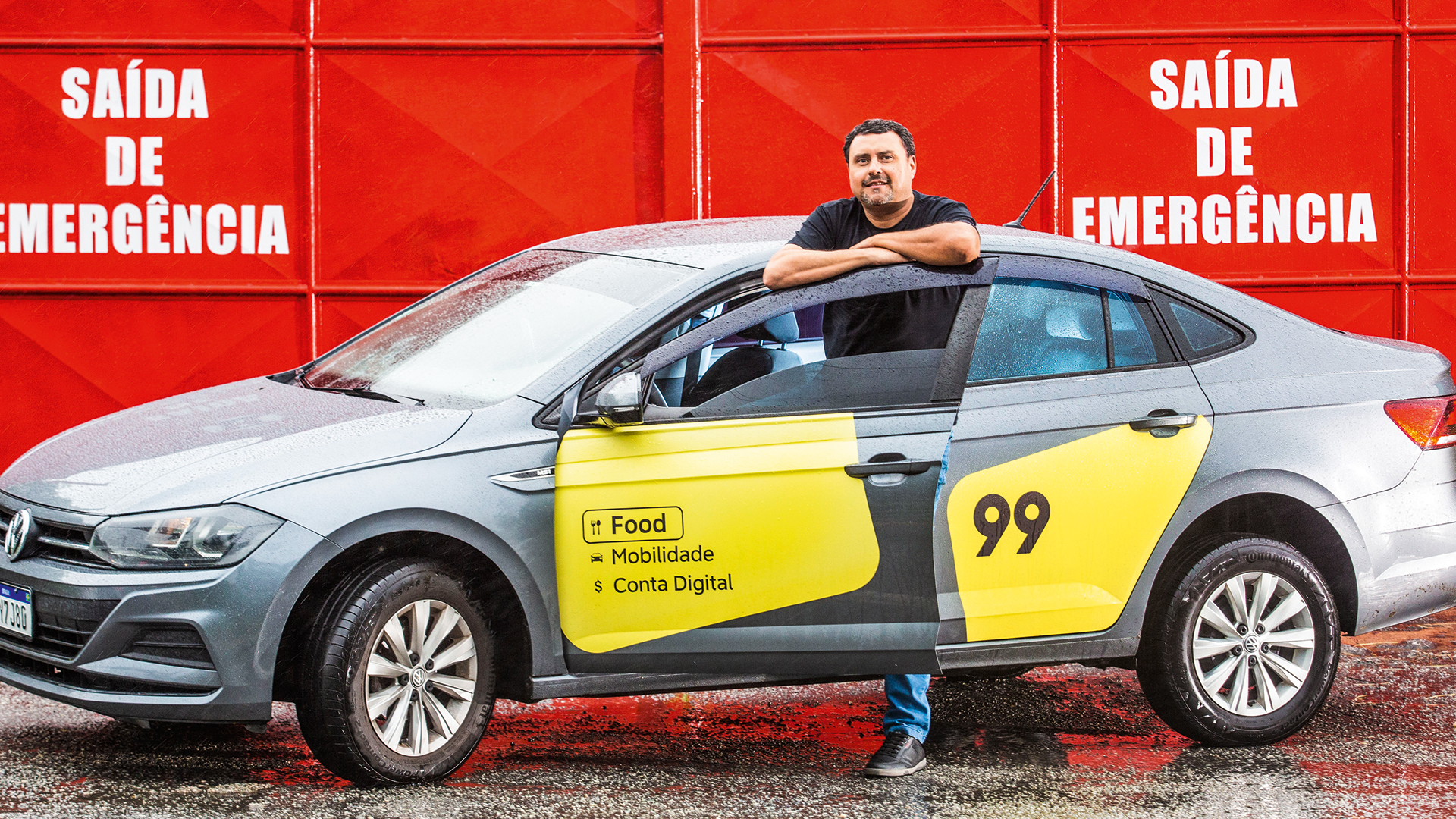 CASA PRÓPRIA - Formado em educação física, Marcos Costa, 49 anos, trocou de profissão e é motorista de aplicativo há cerca de dez anos. Com o dinheiro que ganha, construiu uma casa própria e, agora, planeja mudar para Portugal.