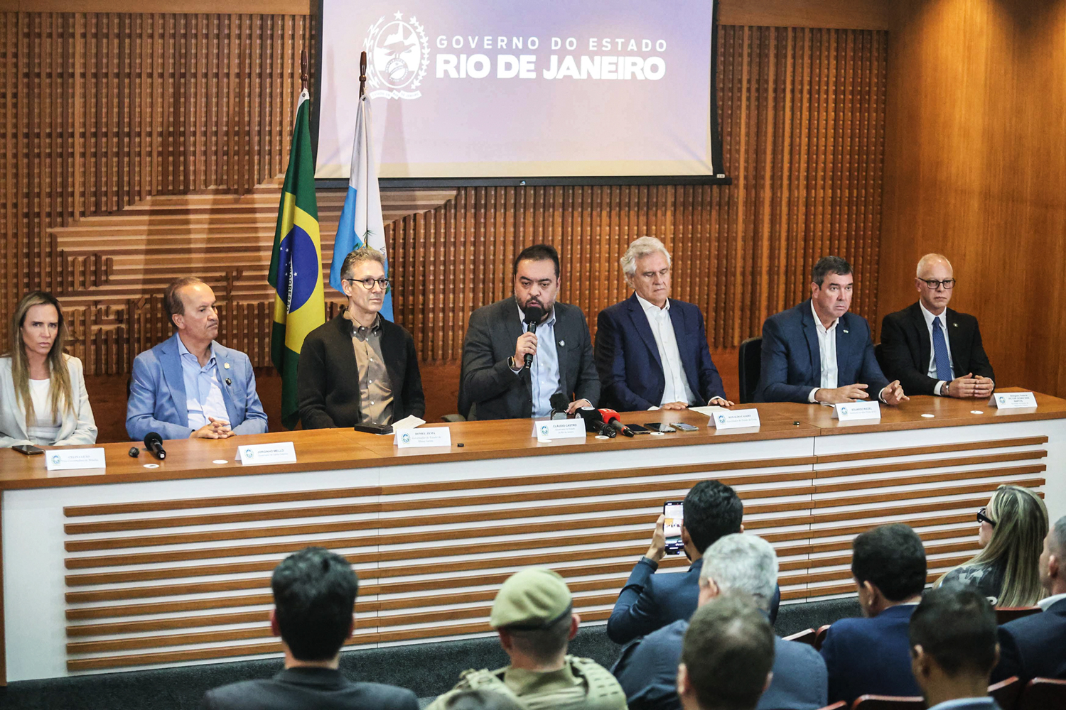UNIDOS -&ensp;Governadores de oposi&ccedil;&atilde;o: pauta da seguran&ccedil;a vira arma contra Lula