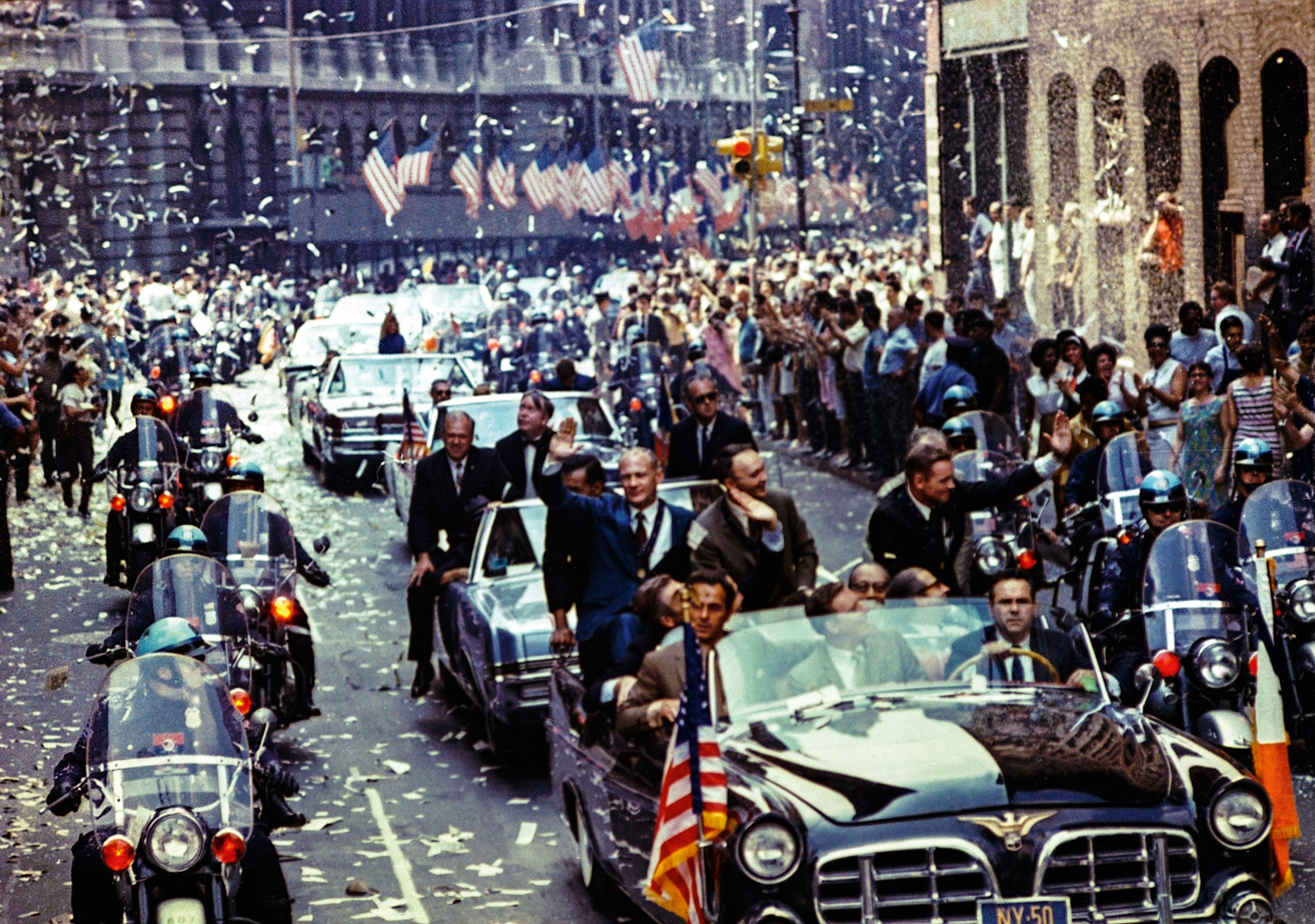 OUTRO TEMPO -&ensp;A celebra&ccedil;&atilde;o em 1969 depois do feito da Apollo 11: hoje n&atilde;o haveria tanta fanfarra e alegria