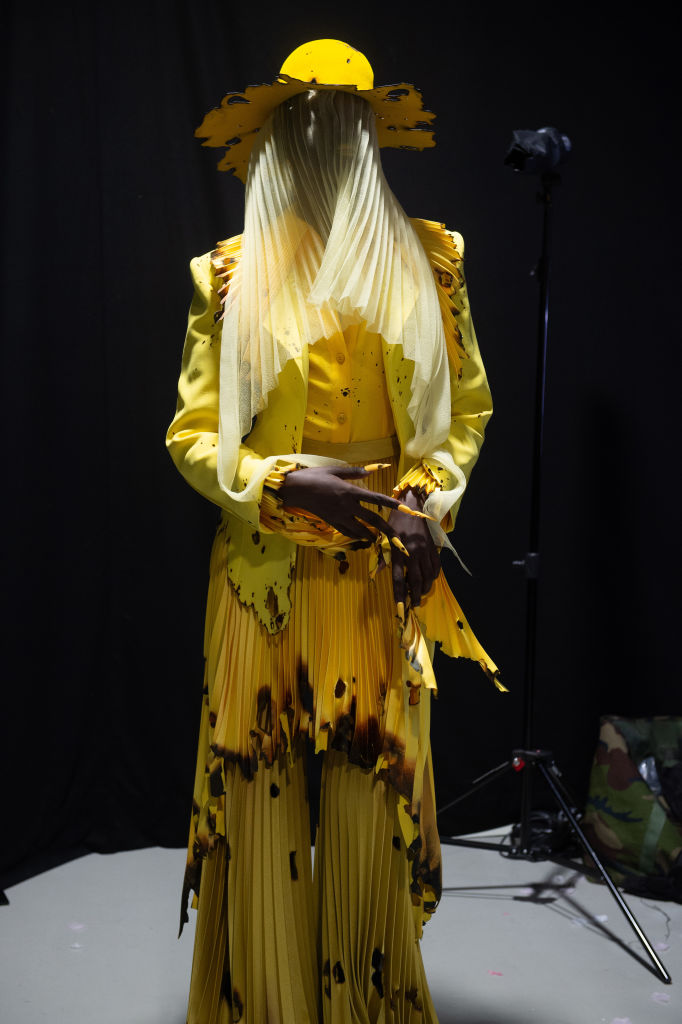 Desfile Robert Wun Haute Couture Fall/Winter 2024-2025: mesmo estilista de Beyoncé e Lady Gaga