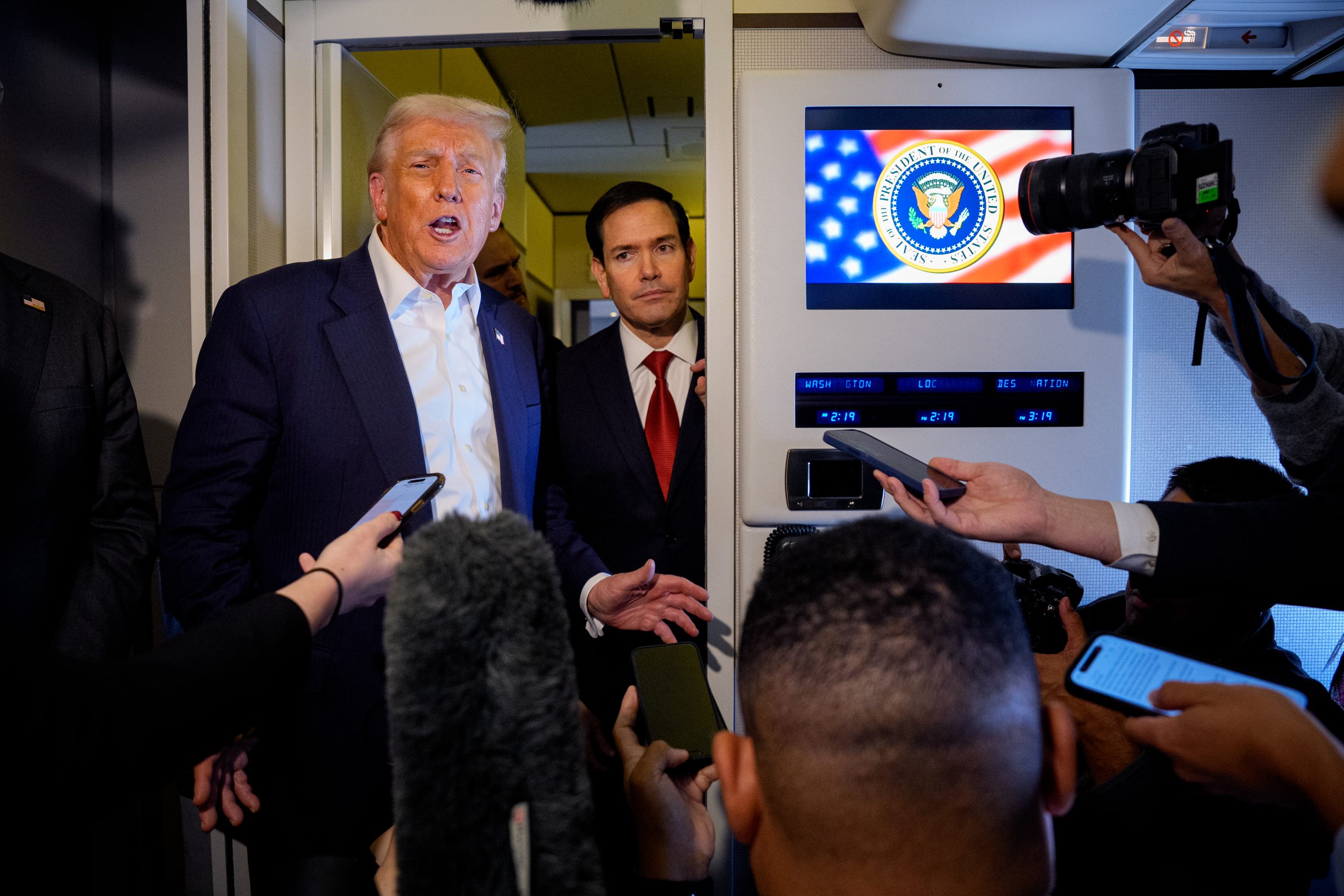 O presidente dos Estados Unidos, Donald Trump, e o secretário de Estado, Marco Rubio. 27/10/2025