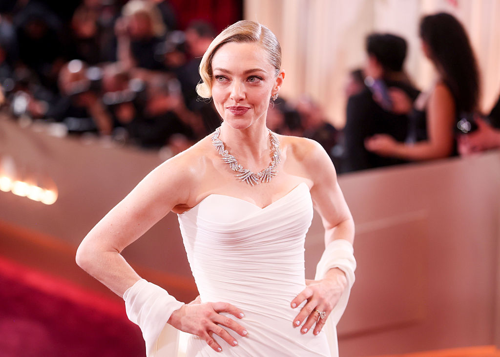 Amanda Seyfried usa joias Tiffany & Co.