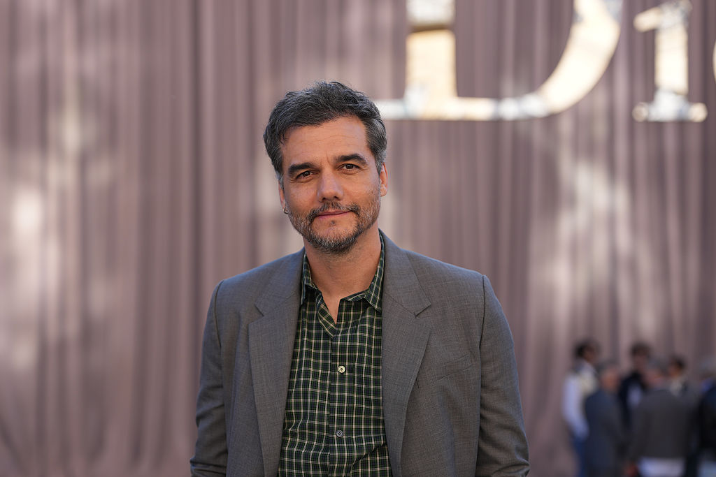 Wagner Moura no desfile da Dior Homme em Paris: fashionista