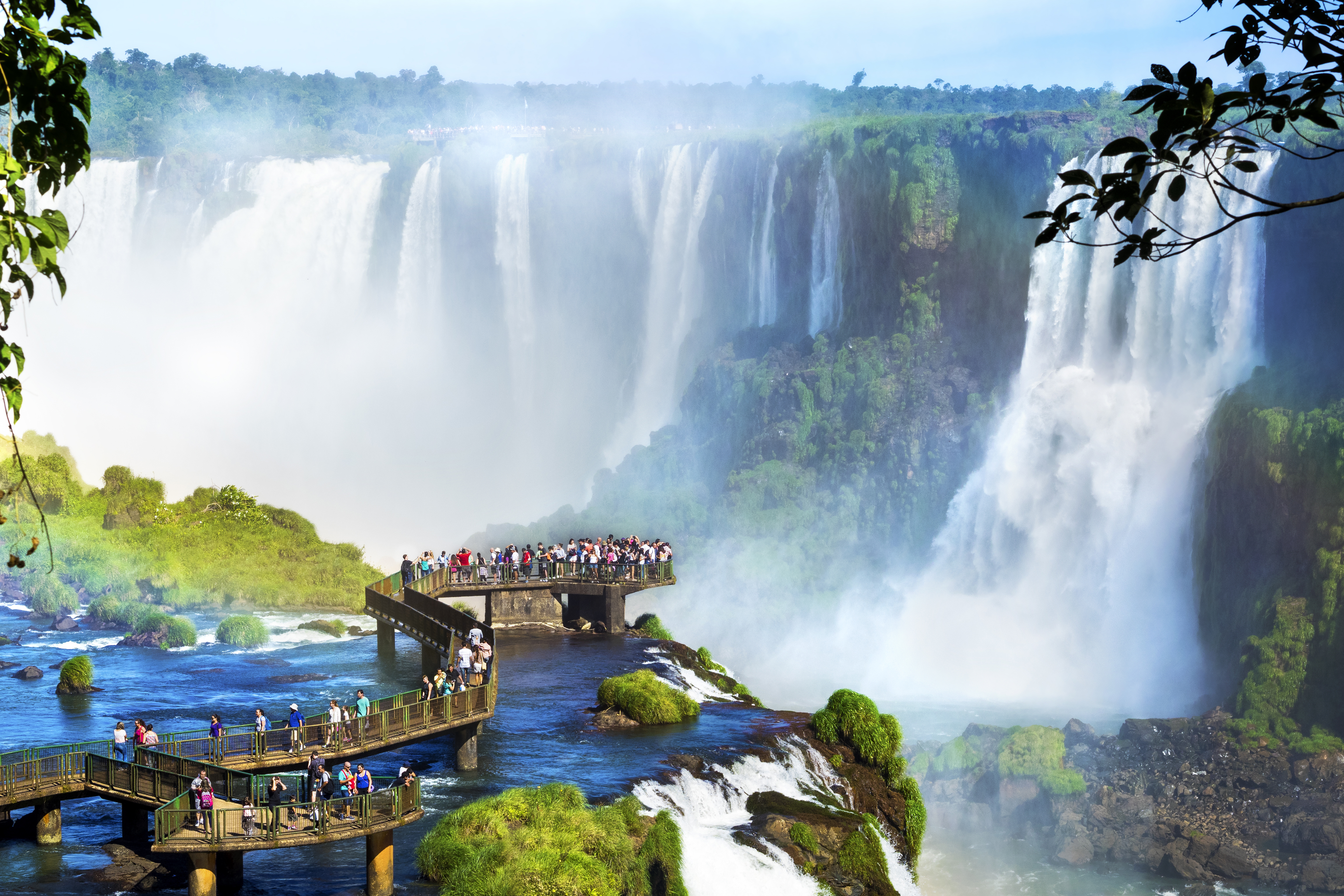Turistas em Foz do Iguaçu: somando todos os destinos turísticos, o país em 2025 recebeu 9,3 milhões de viajantes estrangeiros