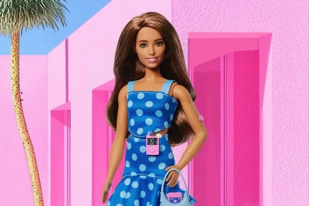 Barbie Diabetes tipo 1: equipada com monitor de glicose e bomba de insulina