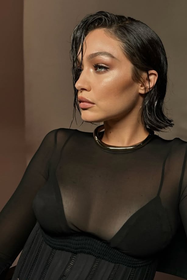 Gigi Hadid: preto intenso surpreendeu