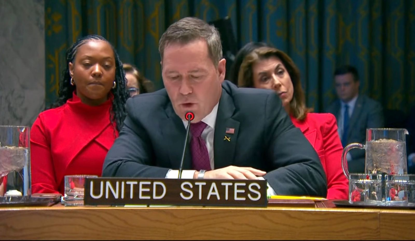 Mike Waltz, representante dos Estados Unidos nas Nações Unidas, durante discurso na reunião do Conselho de Segurança da ONU