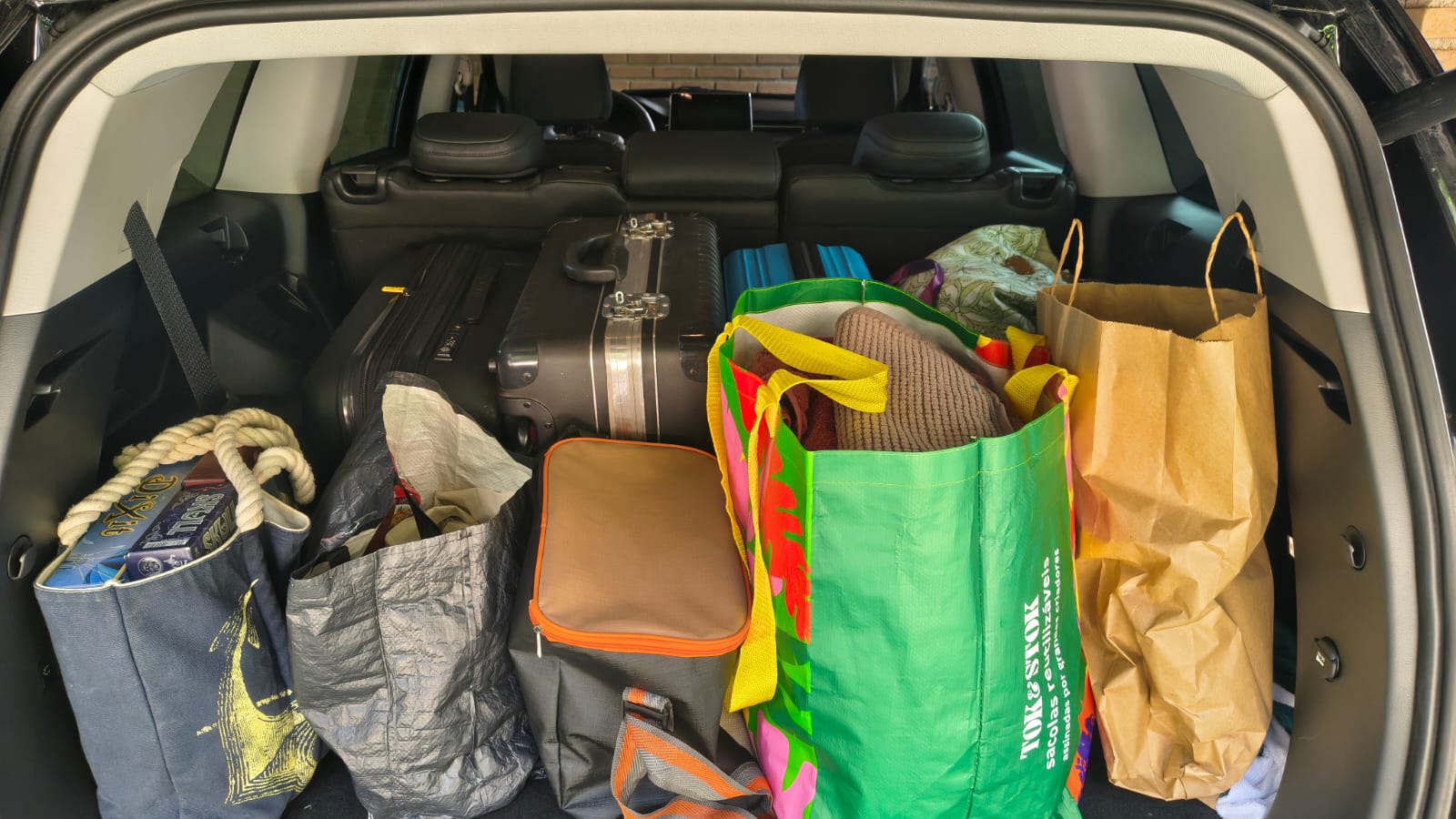 Com a terceira fileira rebatida, o porta-malas tem 661 litros