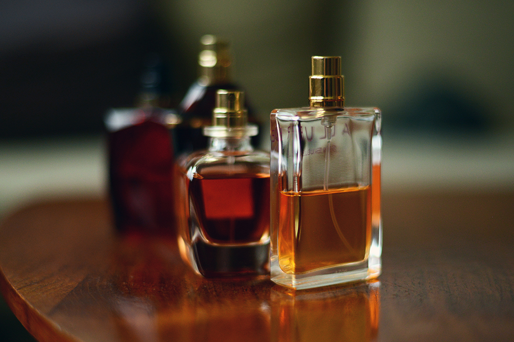 Mundo Estranho: Por que gostamos de alguns perfumes e outros não?