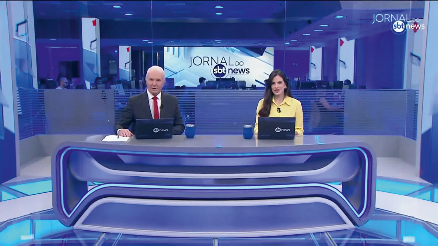 JORNALISMO - Celso Freitas e Marina Demori, os &acirc;ncoras do Jornal do SBT News: com atraso em rela&ccedil;&atilde;o &agrave;s concorrentes, o SBT investiu na amplia&ccedil;&atilde;o de seu jornalismo com o lan&ccedil;amento do novo canal.