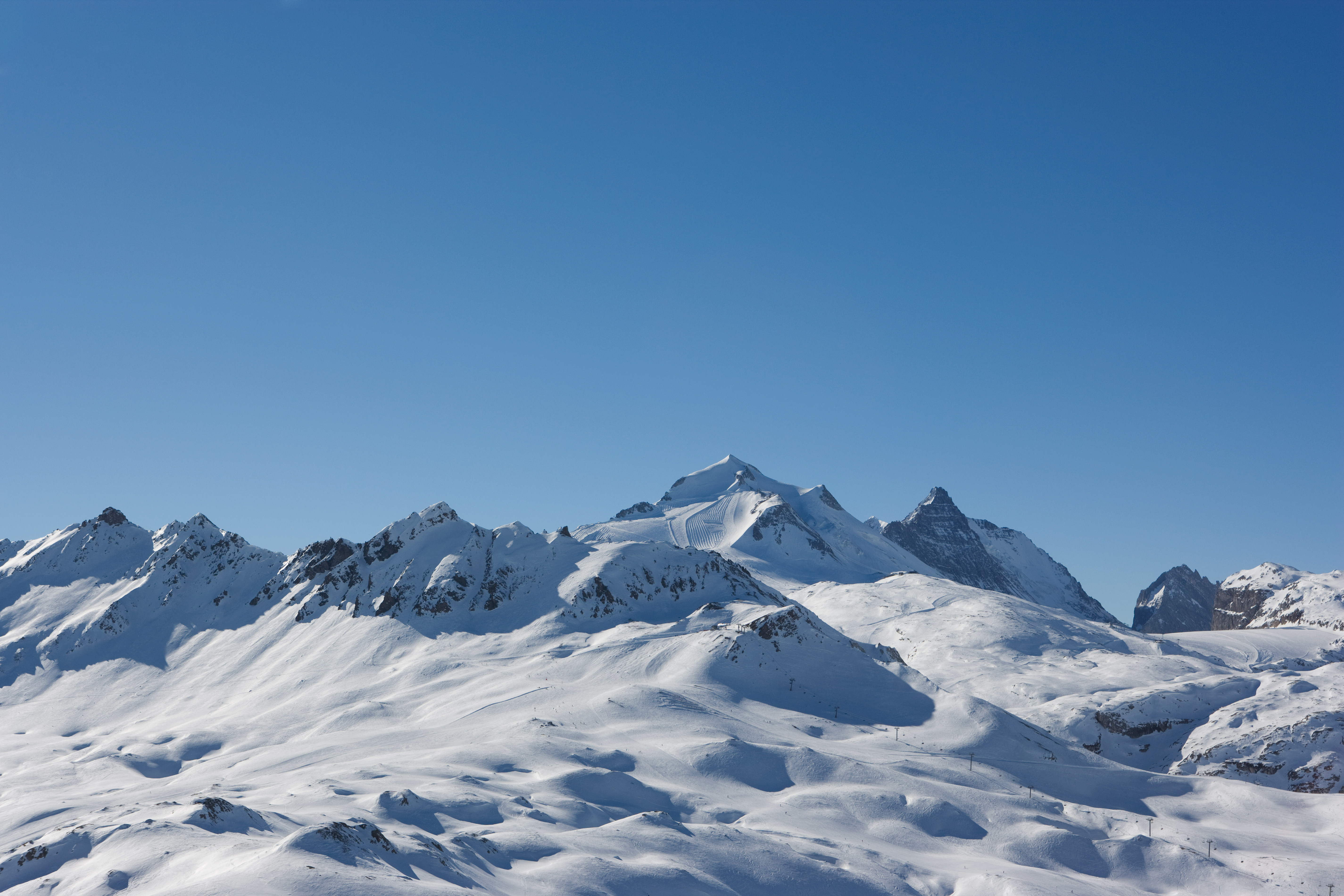 Val d'Isère, considerado um destino turístico tradicional para esquiagem na França, está classificado como área de alto risco de deslizamentos de neve