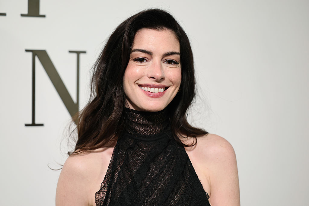 Anne Hathway na Fila A da Ralph Lauren: show à parte