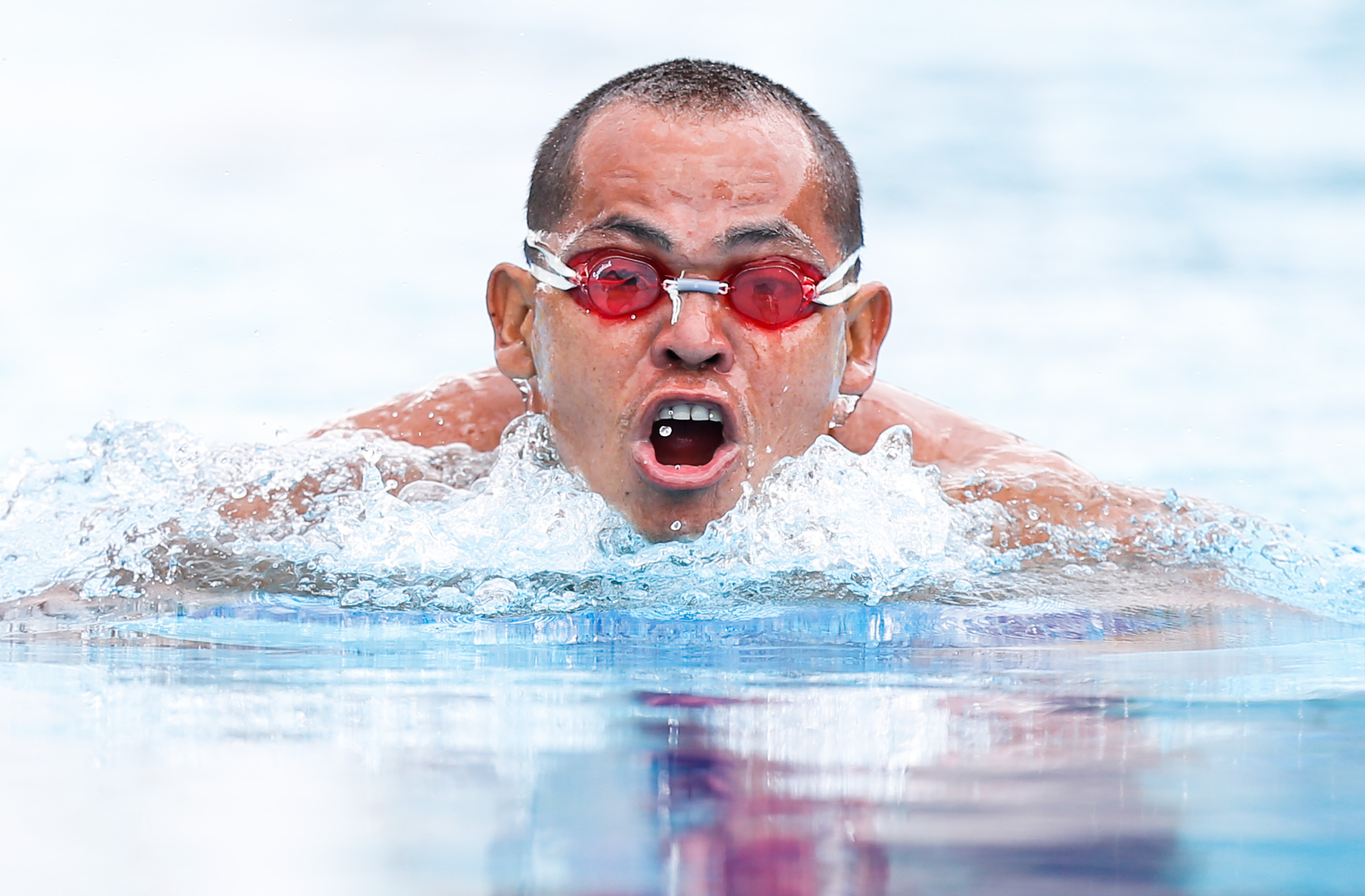 SAO PAULO, BRAZIL - APRIL 25: Adriano Gomes de Lima of Brazil competes in the Men's 50 meters breastsroke final at Ibirapuera Sports Complex during day three of the Caixa Loterias 2015 Paralympics Athletics and Swimming Open Championships on April 25, 2015 in Sao Paulo, Brazil. (Photo by Alexandre Schneider/Getty Images)