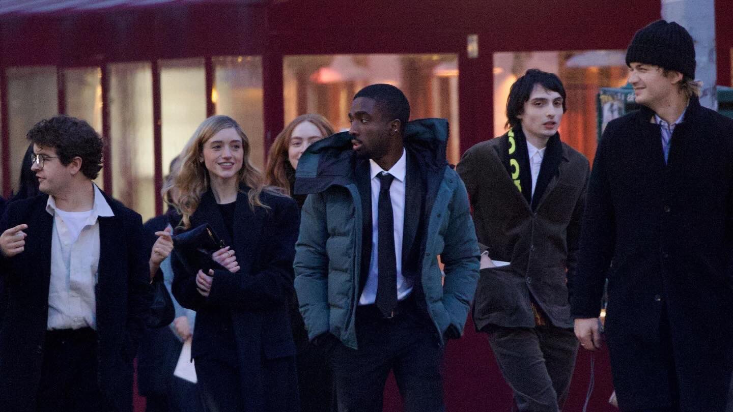 Gaten Matarazzo (Dustin), Natalia Dyer (Nancy), Sadie Sink (Max), Caleb McLaughlin (Lucas), Finn Wolfhard (Mike) e Joe Keery (Steve)