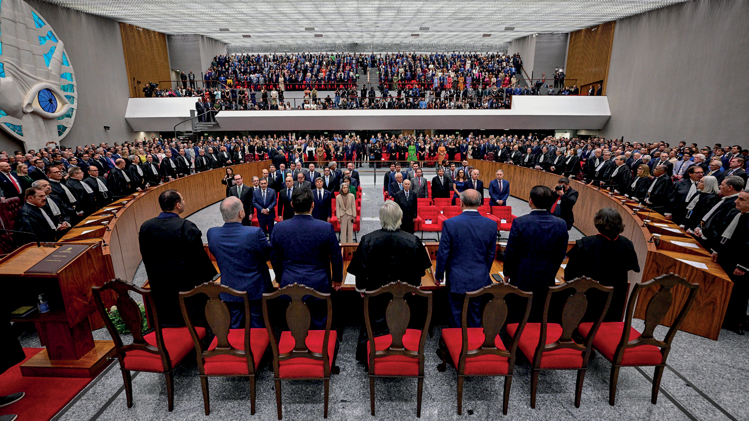 INDIGNAÇÃO - Sessão na Corte: comitiva cobrou providências do presidente