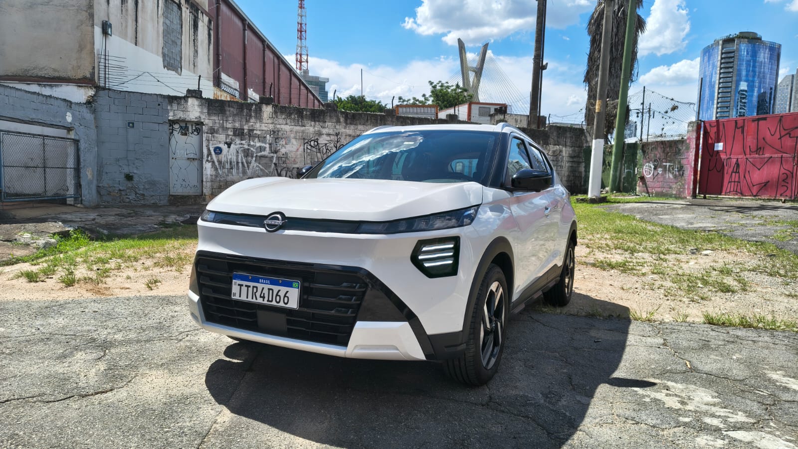 Nissan Kait tem mesma mec&acirc;nica do Kicks Play, mas ganhou novas tecnologias de assist&ecirc;ncia