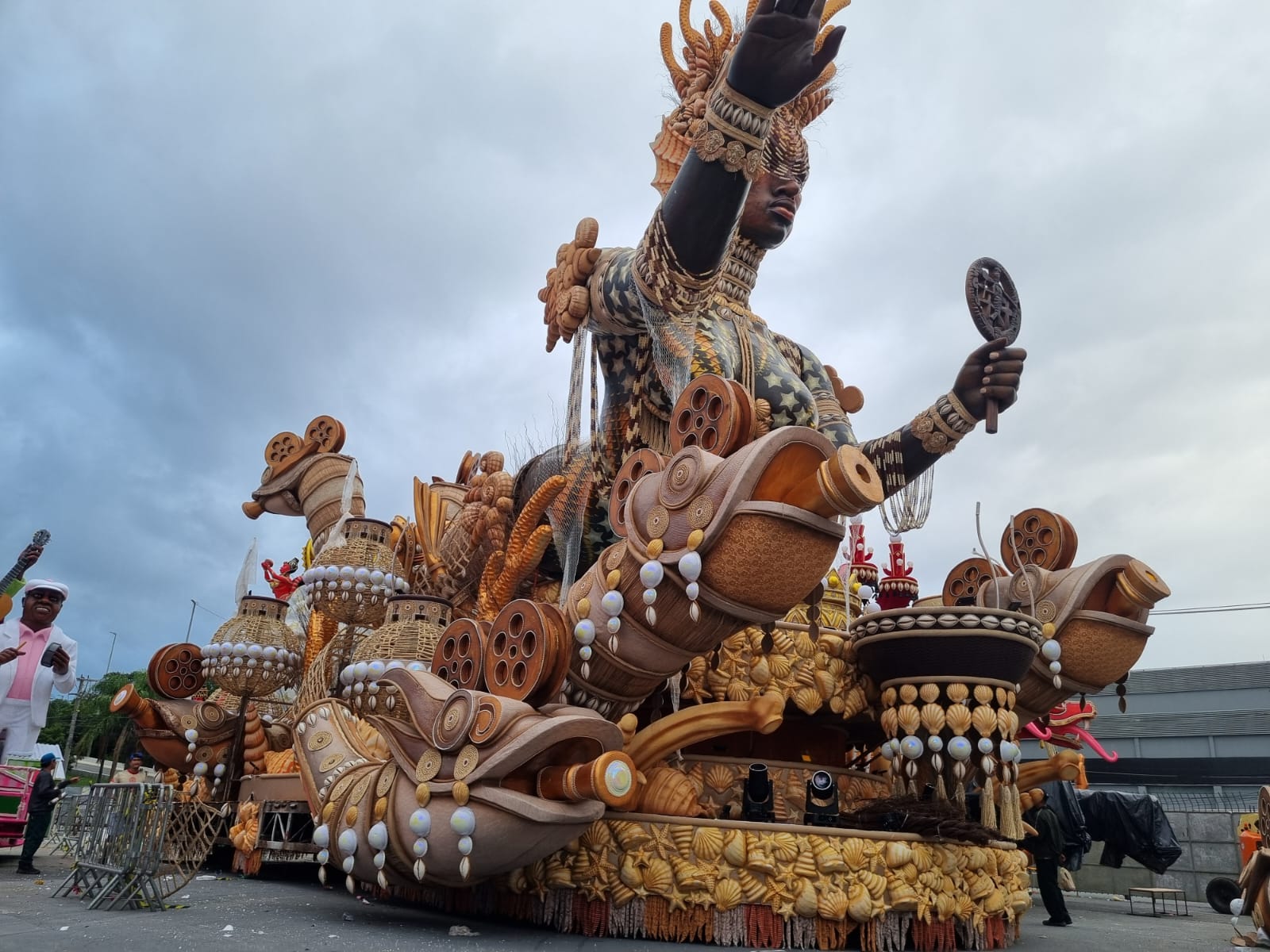 Carnavalesco da Mocidade Alegre fala sobre enredo de Léa Garcia