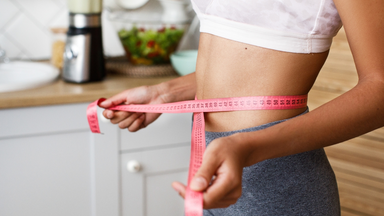 A dieta que ajuda a secar a barriga de forma saudável antes do Carnaval