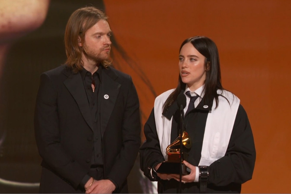 Billie Eilish no Grammy: 'Ninguém é ilegal em uma terra roubada'