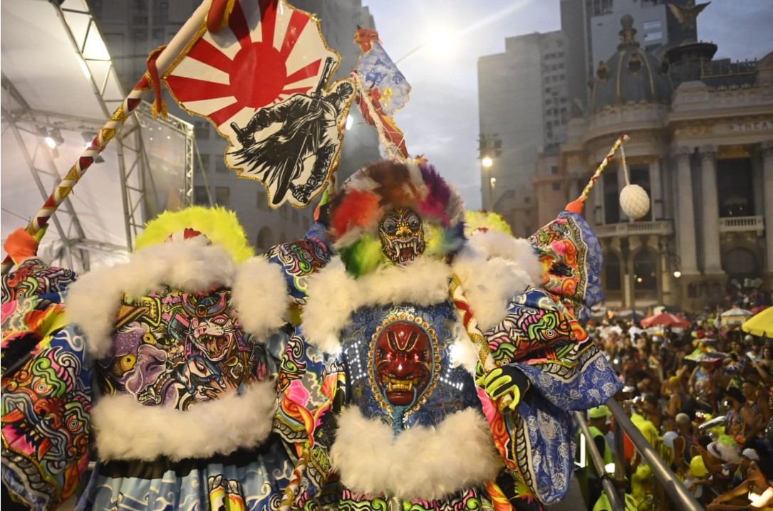 Foliõees de bate-bola na Cinelândia: praça históca terá programação intensa de carnaval, como concurso de Folião Original