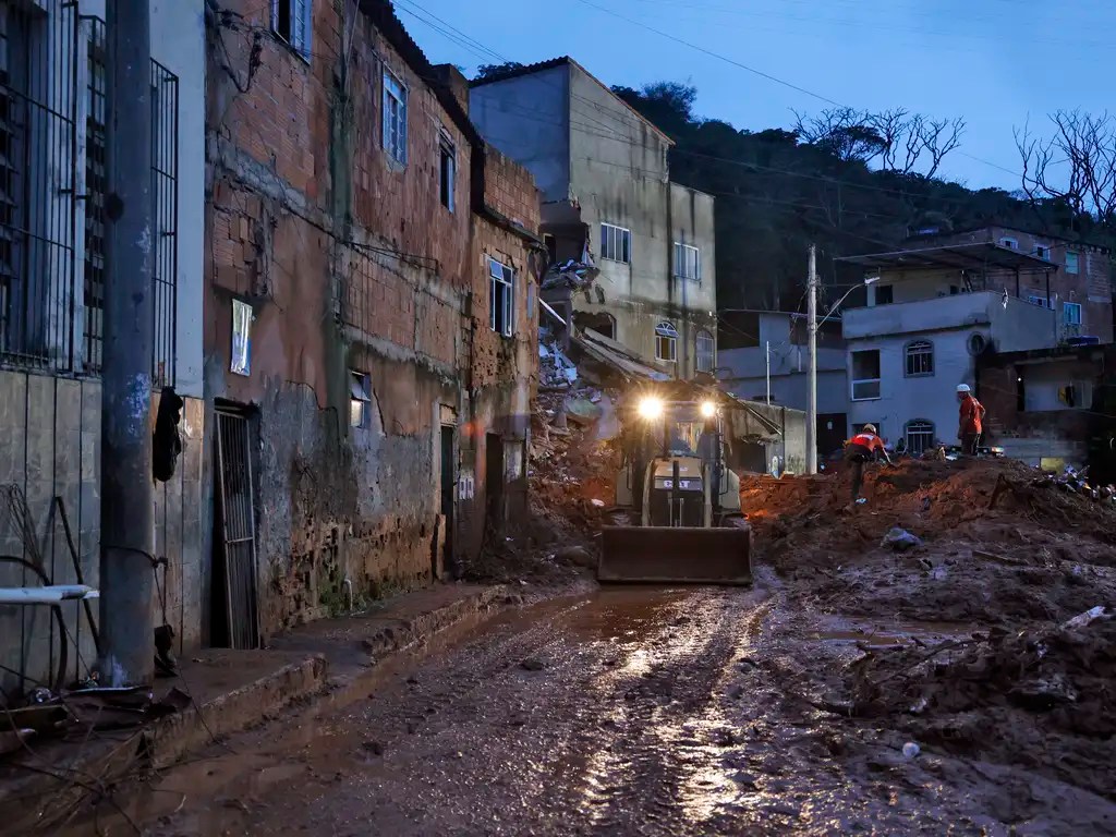 Número de mortos com as chuvas chega a 30 em Minas Gerais