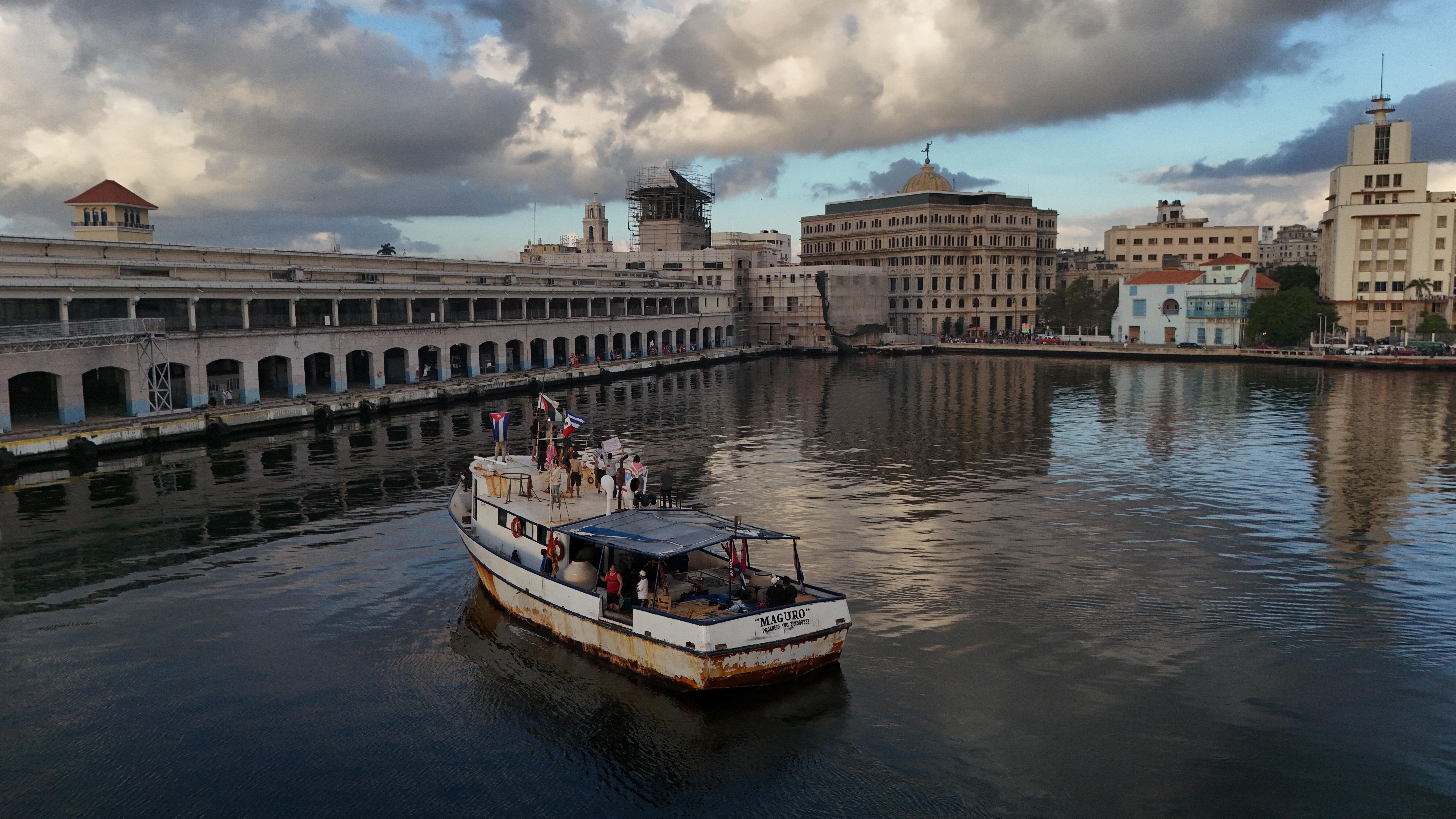Navios que levavam ajuda humanitária a Cuba desaparecem no Caribe