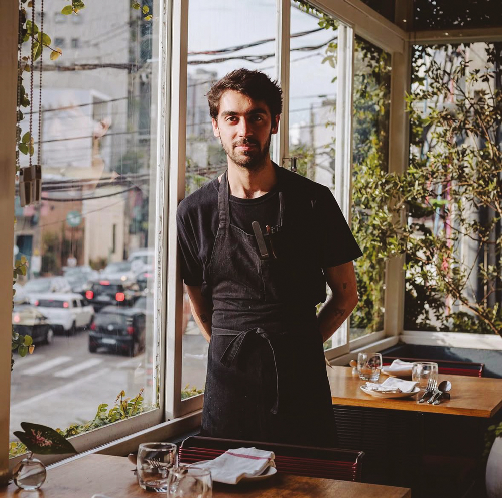 CUIDADO -&ensp;Renato Mello, chef do Corrutela: trabalho com partes desprezadas