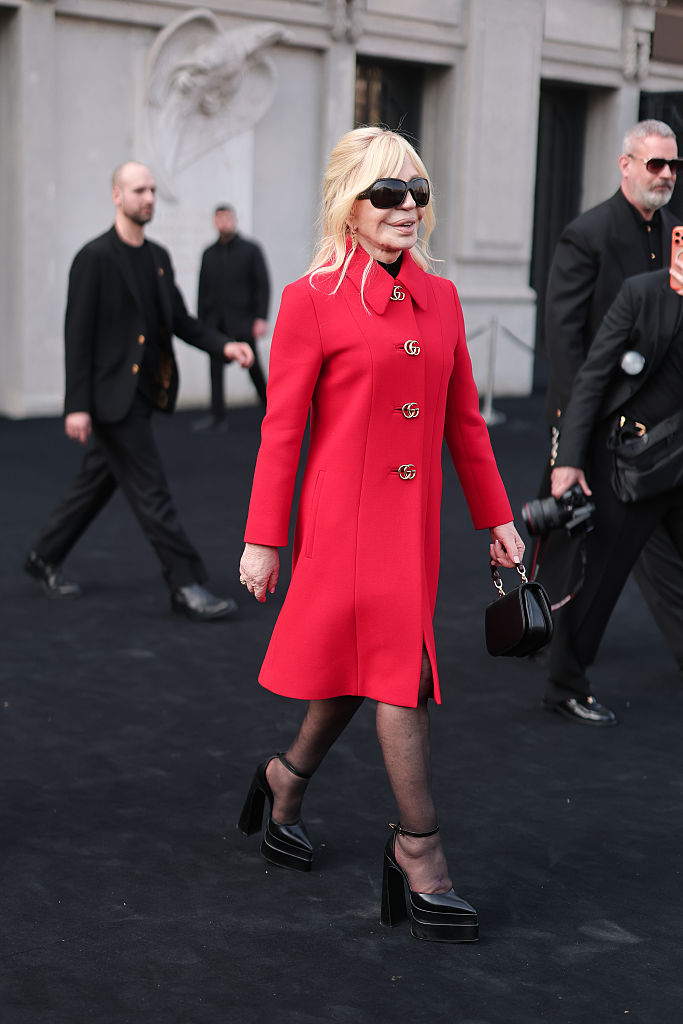 Donatella Versace veste Versace