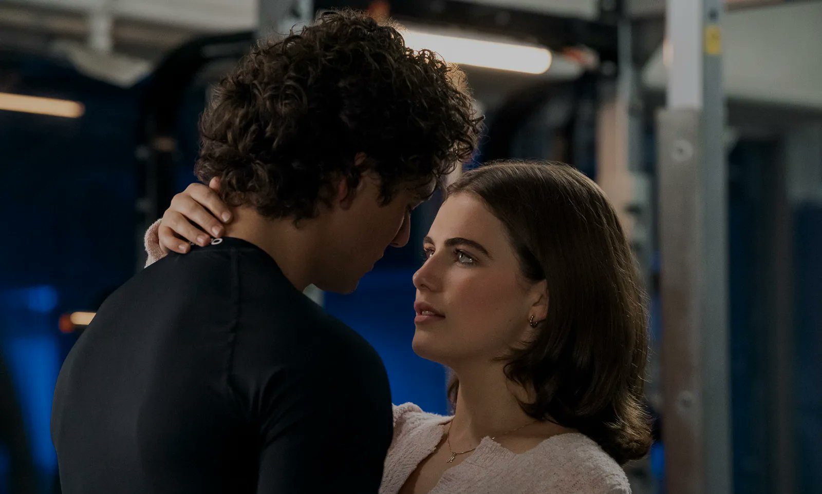Imagem da série 'Amores Improváveis', da Prime Video