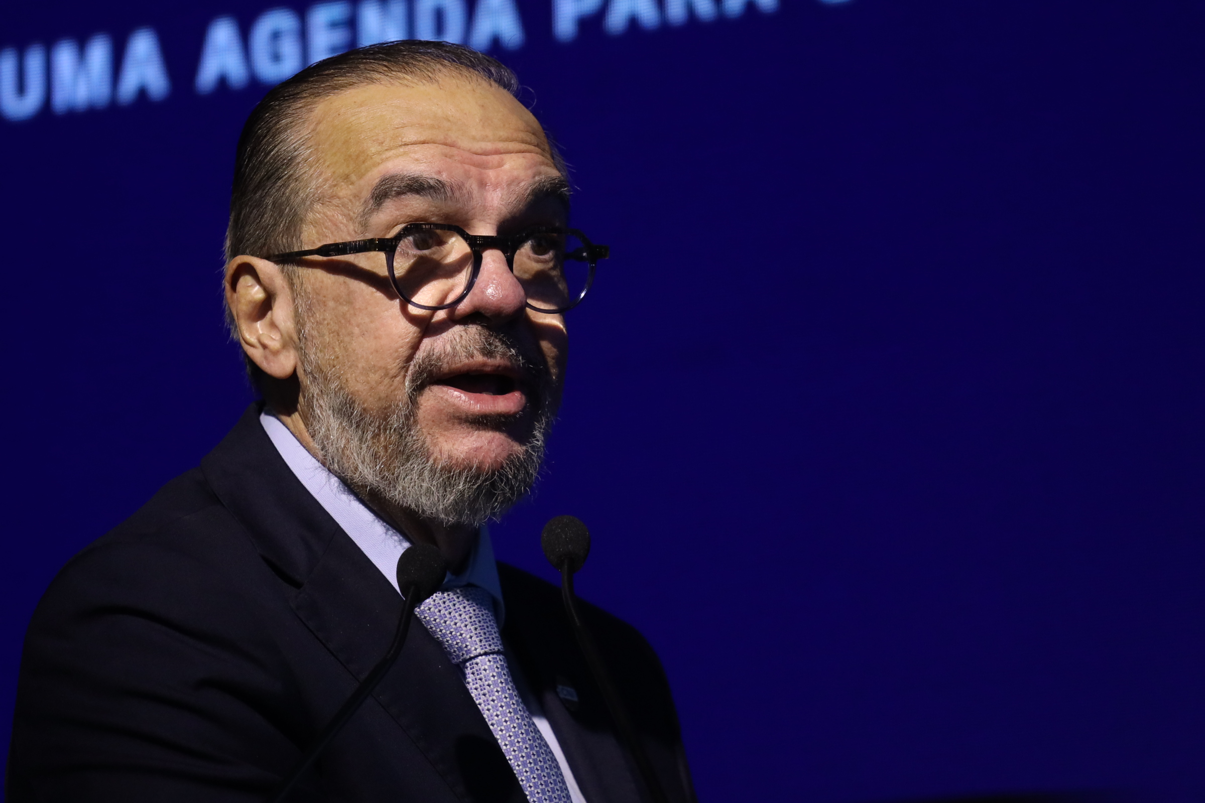 Guerra no Irã cria momento difícil para a indústria brasileira, diz diretor da CNI