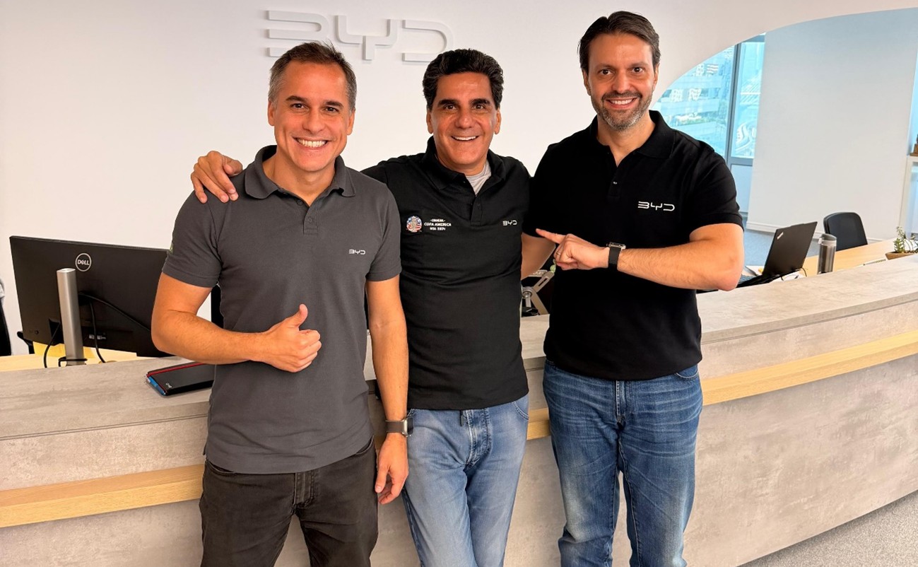 Grupo Dahruj fecha acordo para comprar 2 mil carros da BYD