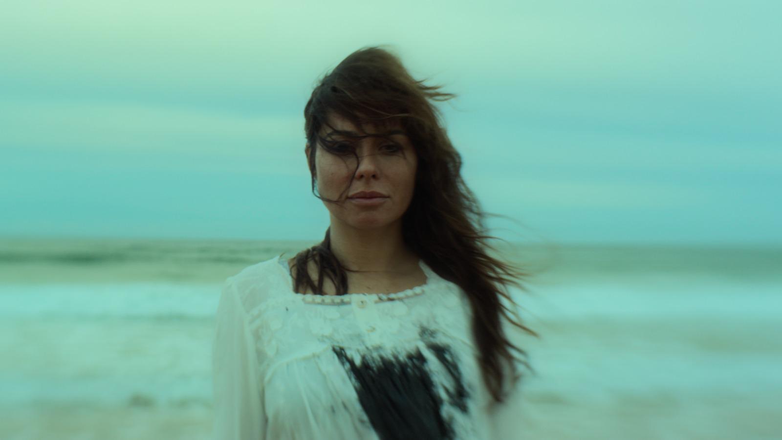 Larissa Maxine em ‘The Stain’