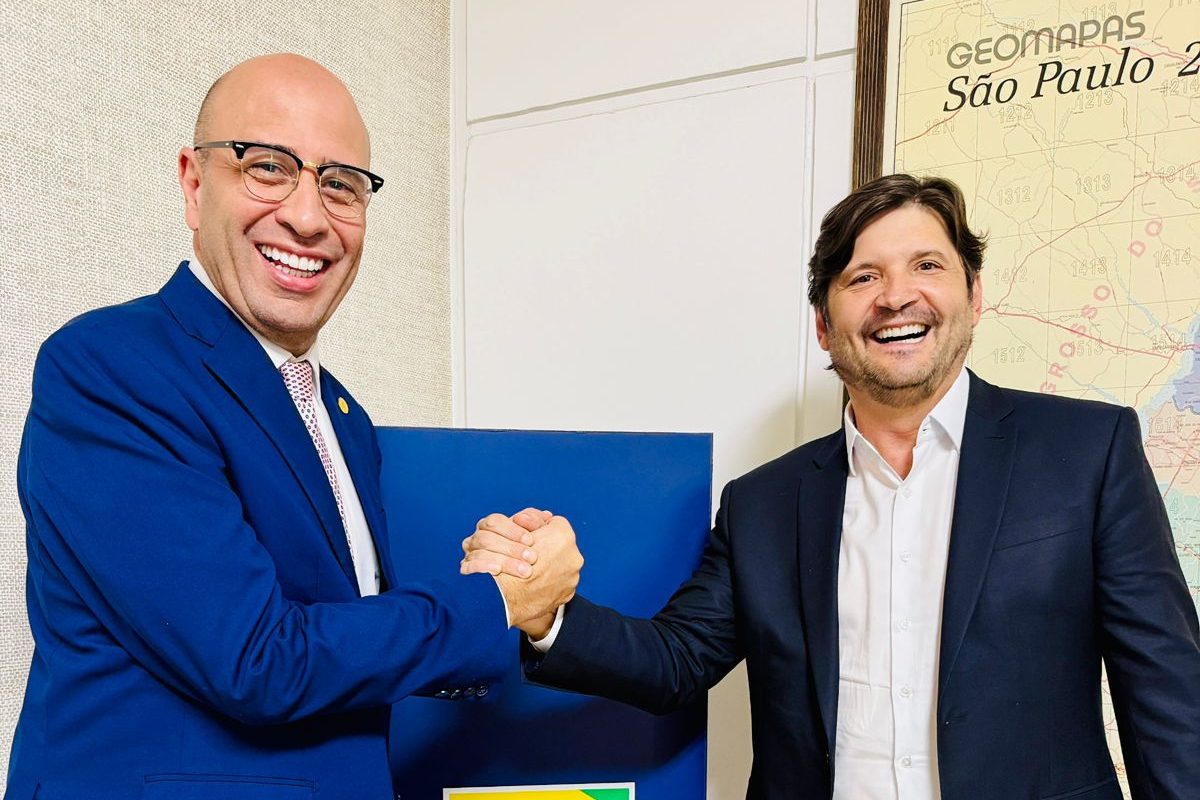 De olho em cenário pós-eleitoral, PL 'rouba' mais um deputado estadual do PSD