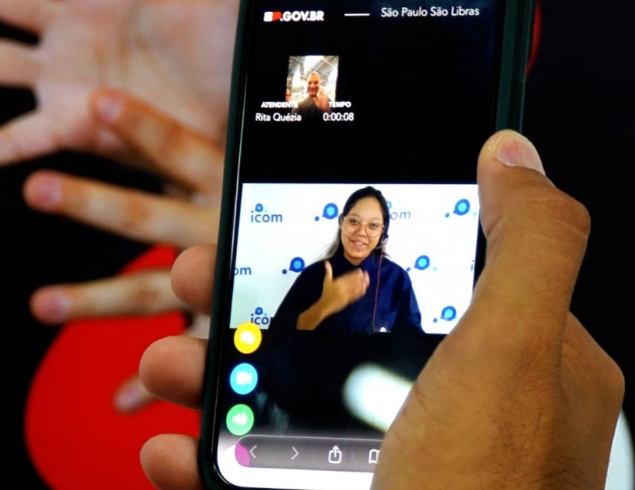 Metrô de SP anuncia recurso para passageiros surdos