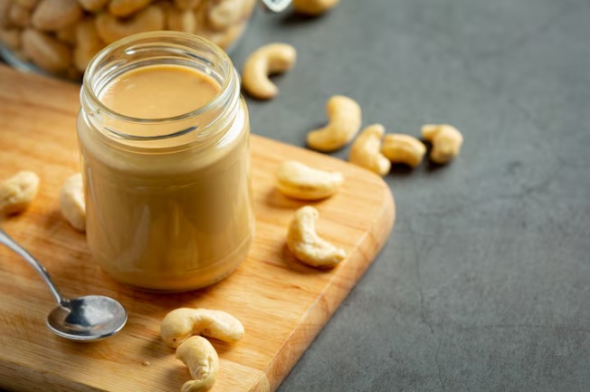 Como a pasta de amendoim pode otimizar seu pré e pós-treino: três dicas práticas