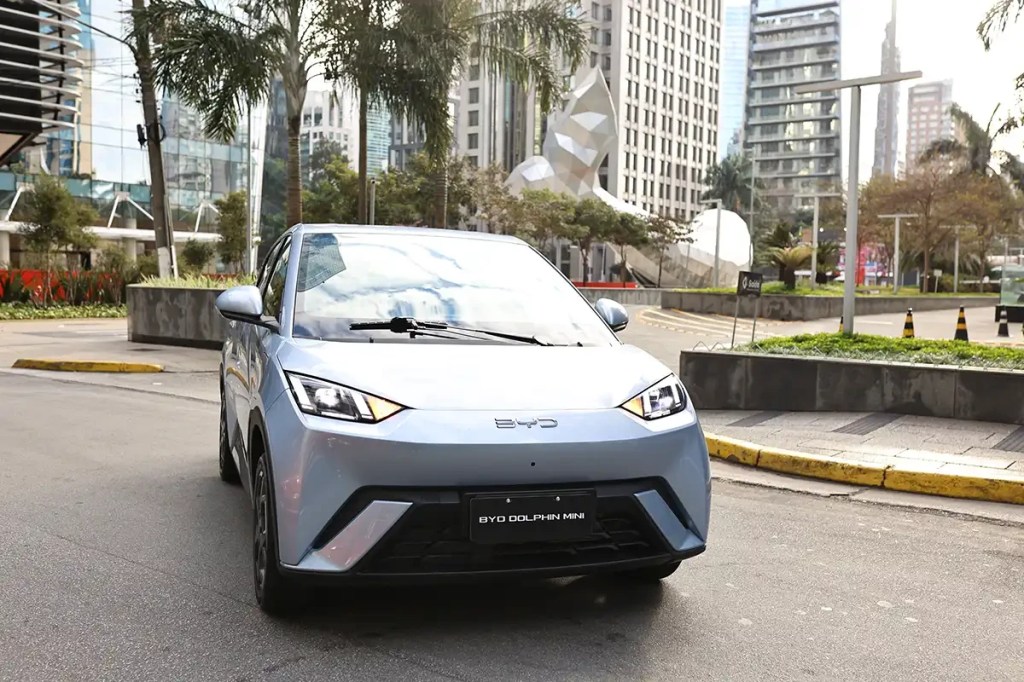 BYD Dolphin é o carro mais vendido no varejo brasileiro
