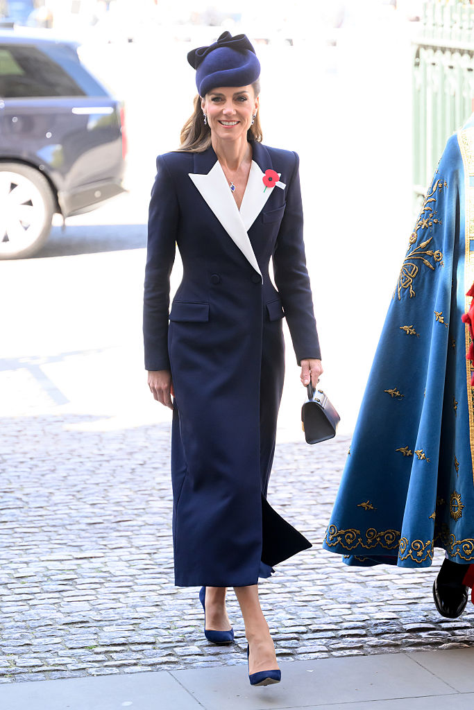 Kate Middleton veste Givenchy por Sarah Burton