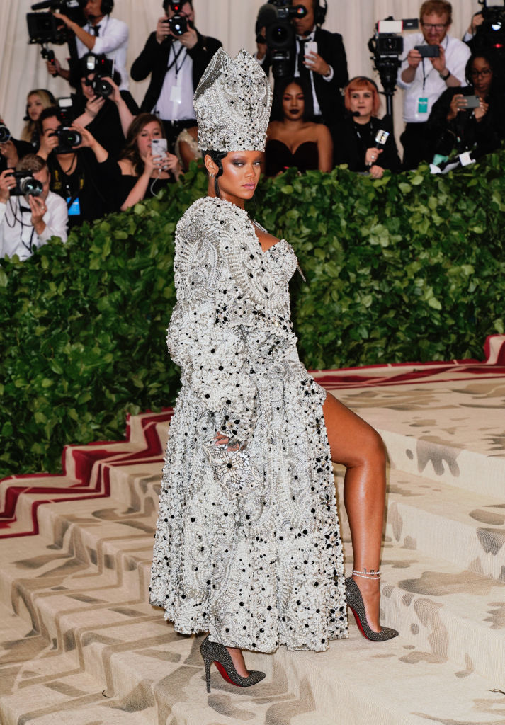 Rihanna veste Maison Margiela por John Galliano