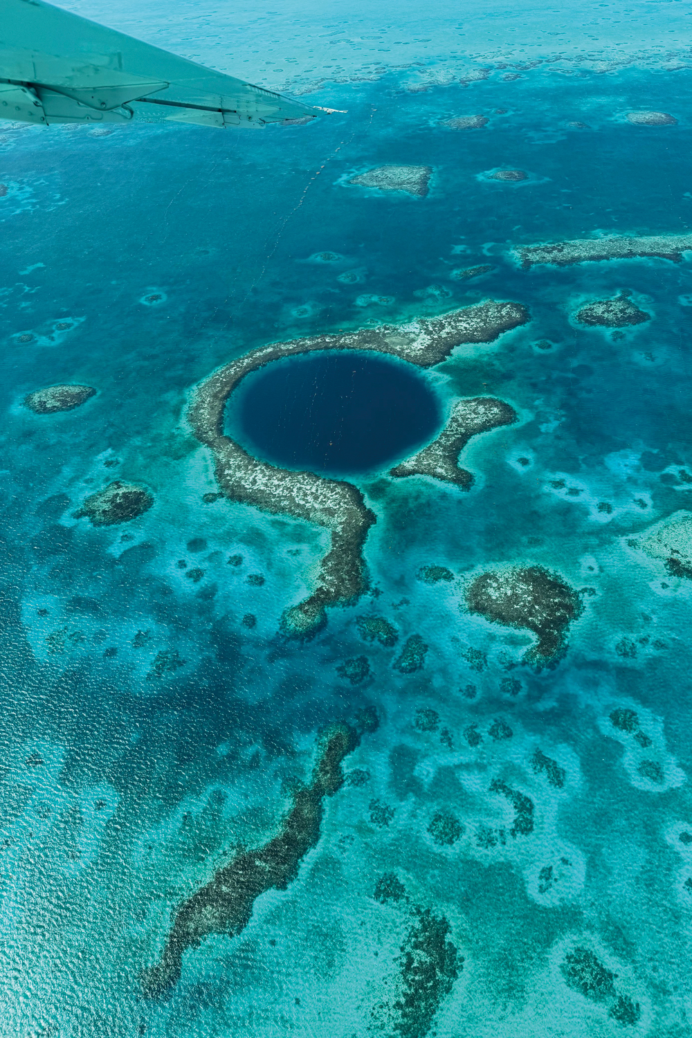 IMENSIDÃO AZUL - Great Blue Hole: o primeiro a mapear foi Jacques Cousteau