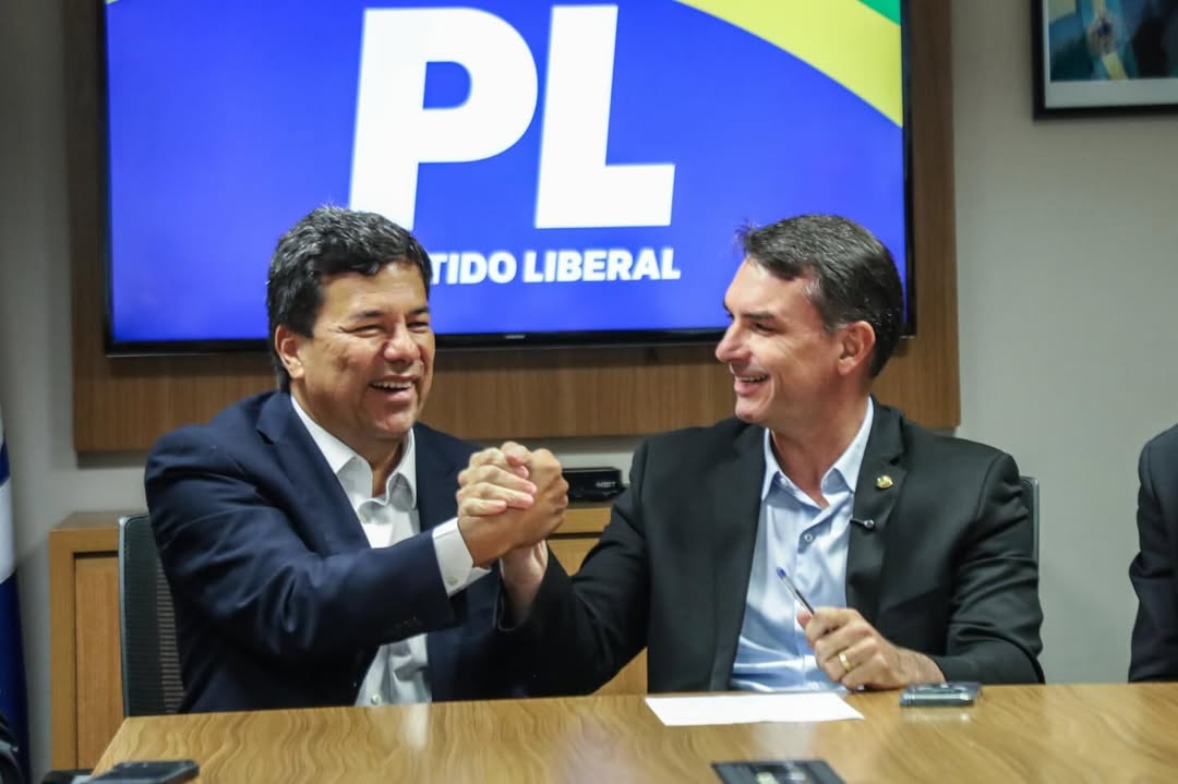 Crítico de federação, Mendonça Filho deixa União Brasil e se filia ao PL em apoio a Flávio