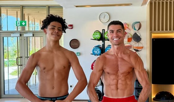 Cristiano Ronaldo com o filho, Cristiano Ronaldo Jr.