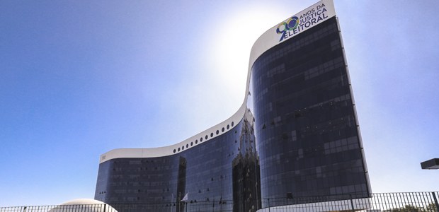 Sucessão no Rio: TSE segura publicação de documento que pode destravar julgamento no STF