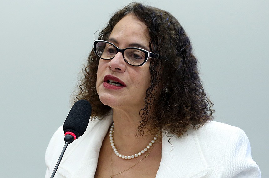 Ministra da Ciência pede afastamento temporário da pasta