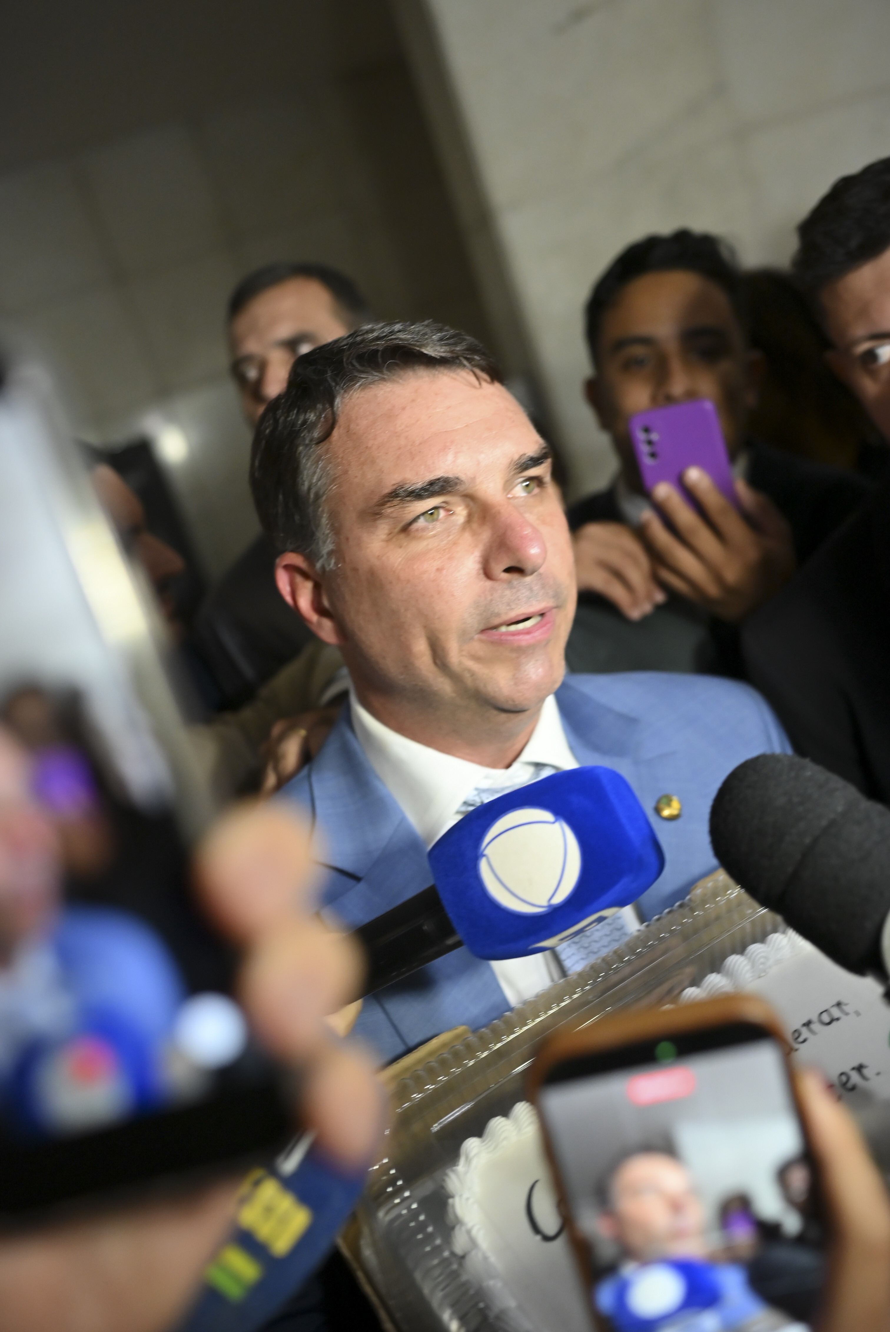 Senador Flávio Bolsonaro (PL-RJ) concede entrevista.