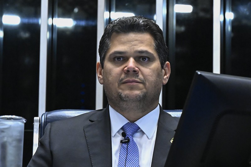 Entidades de segurança cobram de Alcolumbre avanço de PEC no Senado